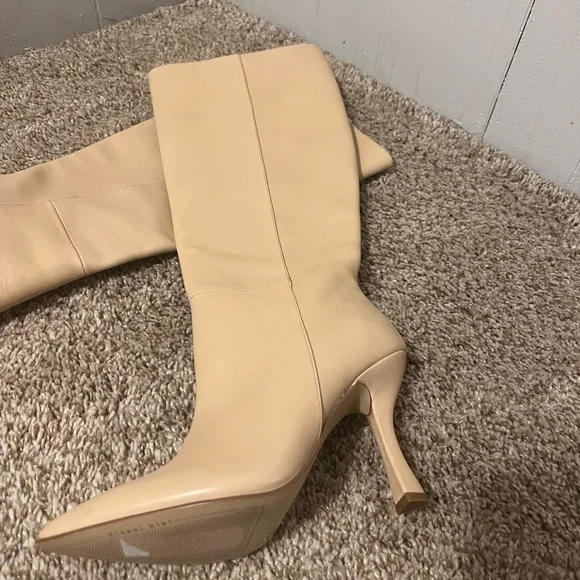 BRAND NEW! Gianni Bini Tall tan leather boots - Picture 4 of 7